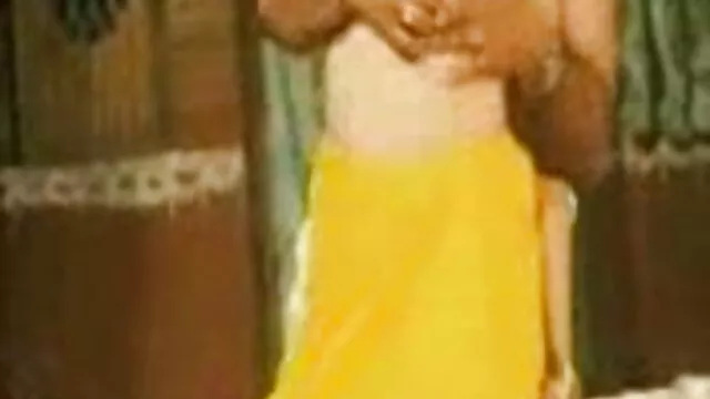 ইংরেজি বাষ্প শুরু সেক্সি ডান্স কি আগাছা স্মোক তরুণ ত্রয়ী সঙ্গে না