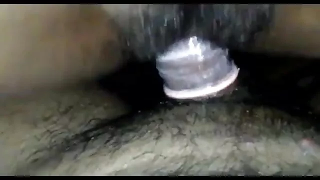 মেয়ে টায়ার ঘোরান এবং তার সুন্দর শরীরের দেখাতে সেক্সি ভোজপুরি ভিডিও গান সক্ষম হবে