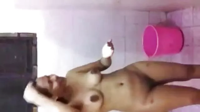 বড়ো তামিল সেক্সি গান মাই, দুর্দশা, বড়ো মাই, গ্রুপ