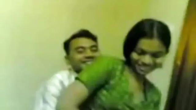 স্বামী ও স্ত্রী ভোজপুরি সেক্সি হট গান