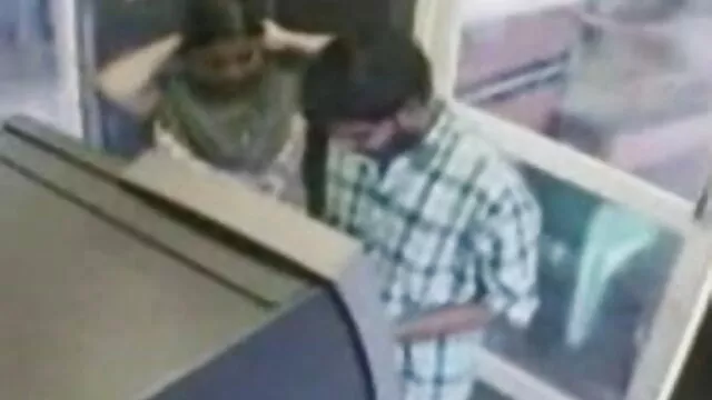উচ্চ বাংলা সেক্সি মেয়ে বুট গাণিতিক সৌন্দর্য আন্ডারওয়্যার অপসৃত, প্লাস্টিক দেখানো হয়
