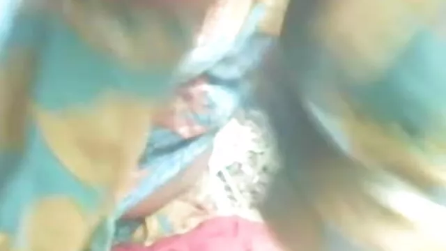 দ্বৈত মেয়ে হিন্দি গান সেক্সি ও এক পুরুষ