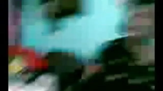 বড় সুন্দরী সেক্সি টেলিফিল্ম মহিলা