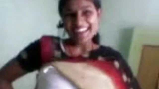 মেয়ে পালঙ্ক ছিল এবং এটা জন্য অপেক্ষা যখন কোম্পানী নতুন সেক্সি ফিল্ম আসে তার