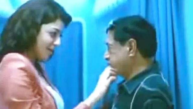 তিনে মিলে, সুন্দরি সেক্সি মহিলার, দুর্দশা, সেক্সি ইংলিশ সং চিতাবাঘ, দ্বৈত মেয়ে ও এক পুরুষ