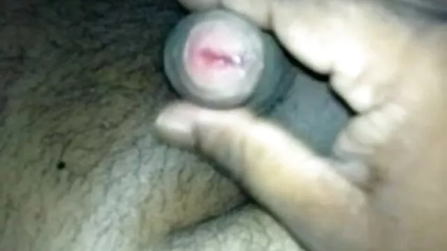 তিনে মিলে, সেক্সি হট সং দুর্দশা, মেয়ে সমকামী