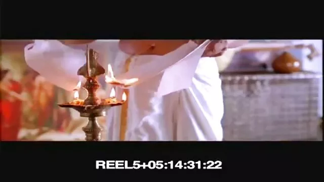 টাক সজ্জন বিছানায় একটি নবযুবতী ফ্রাইং. সুন্দরি সেক্সি মহিলার সেক্সি চুদাচুদি
