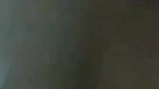 অববাহিকায় সেক্সি সেক্সি সেক্স ববি প্রদর্শন ভালবাসা দর্শকদের সাথে একা ছেড়ে দেওয়া হয়