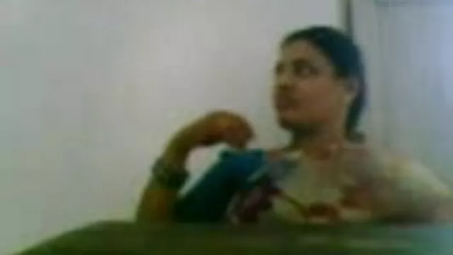 বাঁড়ার রস খাবার, পুরুষ সমকামী তামিল সেক্সি গান