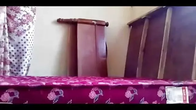পরিপক্ক-বিছানায় একটি টাক মানুষের সঙ্গে একটি রুমে সচিব. সেক্সি সেক্সি সেক্স