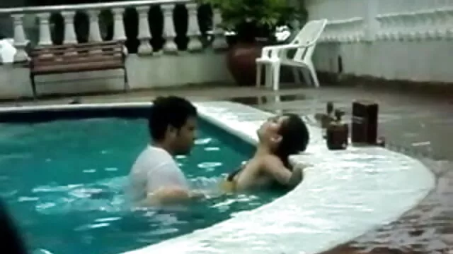 ছোট মাই, প্যান্টিহস, নাইলন ডক্টর সেক্সি
